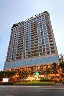 Acappella Suite Hotel