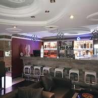 Swanky Suites in Grandview