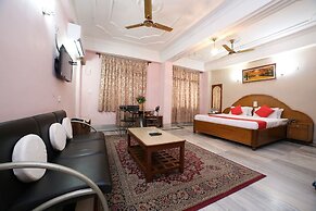 Hotel Priya Palace