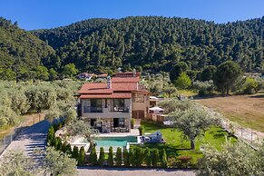 Five Senses Luxury Villas