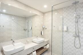 Azul Beach Resort Montenegro by Karisma