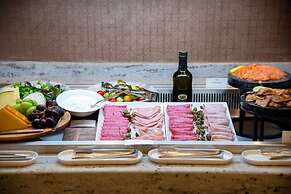 Crowne Plaza London Heathrow T4 by IHG