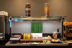 Crowne Plaza London Heathrow T4 by IHG