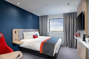 Holiday Inn Express London Heathrow T4 by IHG