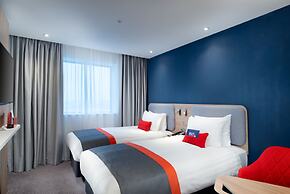Holiday Inn Express London Heathrow T4 by IHG
