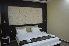 Hotel Mariya International