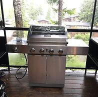 The Great Escape Secluded with Hot Tub