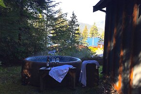 The Great Escape Secluded with Hot Tub