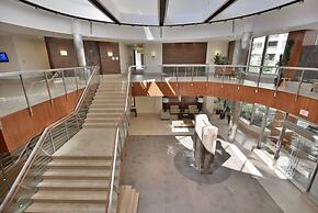 NAPA Furnished Suites Square One