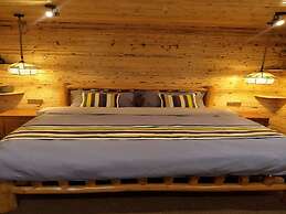 Nanjing Tulou Qingdelou Inn