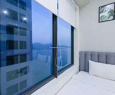 Handy Beachfront Apartment