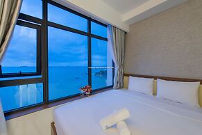 Handy Beachfront Apartment