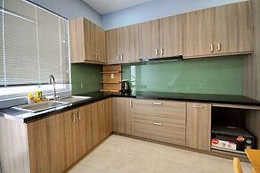 Handy Beachfront Apartment