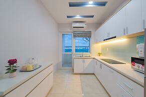 Handy Beachfront Apartment