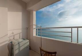 Handy Beachfront Apartment