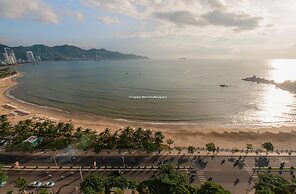 Handy Beachfront Apartment