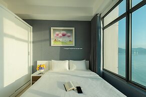 Handy Beachfront Apartment