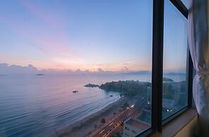 Handy Beachfront Apartment