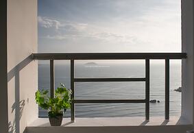 Handy Beachfront Apartment