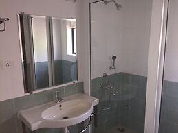 TreeHouse Blue Hotel & Villas