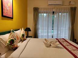 TreeHouse Blue Hotel & Villas