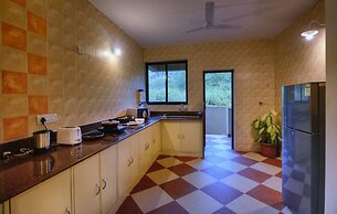 TreeHouse Blue Hotel & Villas