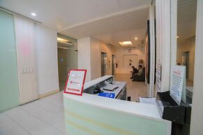 RedDoorz @ Bel Air Soho Suites Makati City