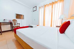 RedDoorz @ Bel Air Soho Suites Makati City