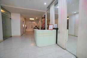 RedDoorz @ Bel Air Soho Suites Makati City