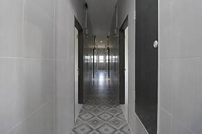 RedDoorz Plus near RS Royal Prima