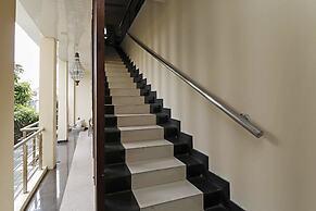 RedDoorz Plus near Halim Perdanakusuma 2