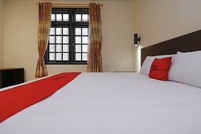 RedDoorz Plus near Halim Perdanakusuma 2