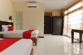 RedDoorz Plus near Halim Perdanakusuma 2