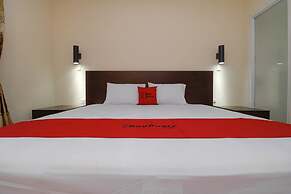 RedDoorz Plus near Halim Perdanakusuma 2