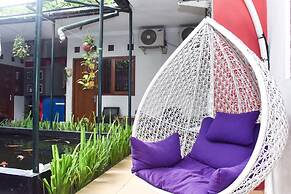 RedDoorz Plus near Hartono Mall