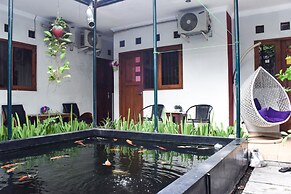 RedDoorz Plus near Hartono Mall