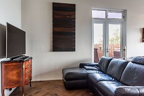 ICELAND SJF Villa , Hot tub & Outdoor Sauna Amazing Mountains View - 1