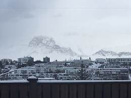 ICELAND SJF Villa , Hot tub & Outdoor Sauna Amazing Mountains View - 1