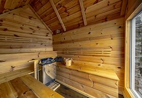 ICELAND SJF Villa , Hot tub & Outdoor Sauna Amazing Mountains View - 1