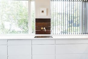 ICELAND SJF Villa , Hot tub & Outdoor Sauna Amazing Mountains View - 1