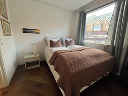 ICELAND SJF Villa , Hot tub & Outdoor Sauna Amazing Mountains View - 1