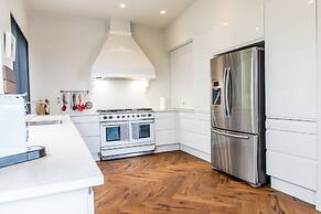 ICELAND SJF Villa , Hot tub & Outdoor Sauna Amazing Mountains View - 1