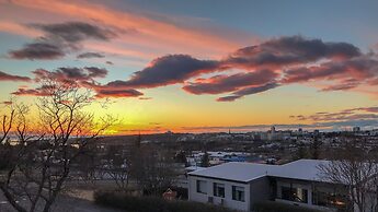 ICELAND SJF Villa , Hot tub & Outdoor Sauna Amazing Mountains View - 1