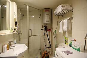 Beijing Sanlitun 2-Bedroom Spacious Apartment
