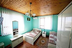Guest House on Chernomorskaya Ulitsa