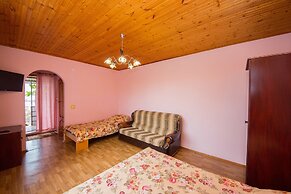 Guest House on Chernomorskaya Ulitsa