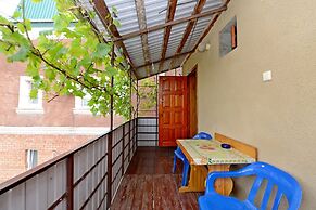 Guest House on Chernomorskaya Ulitsa