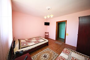 Guest House on Chernomorskaya Ulitsa