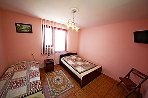 Guest House on Chernomorskaya Ulitsa