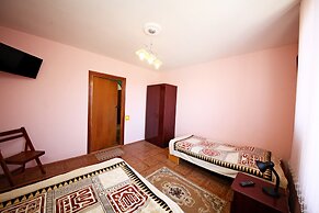 Guest House on Chernomorskaya Ulitsa